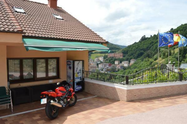 Hotel Ana Cangas De Narcea Ngoại thất bức ảnh