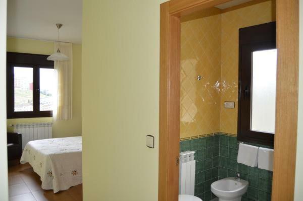 Hotel Ana Cangas De Narcea Ngoại thất bức ảnh