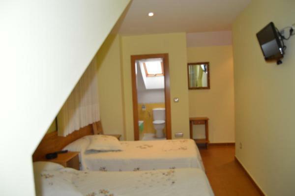 Hotel Ana Cangas De Narcea Ngoại thất bức ảnh